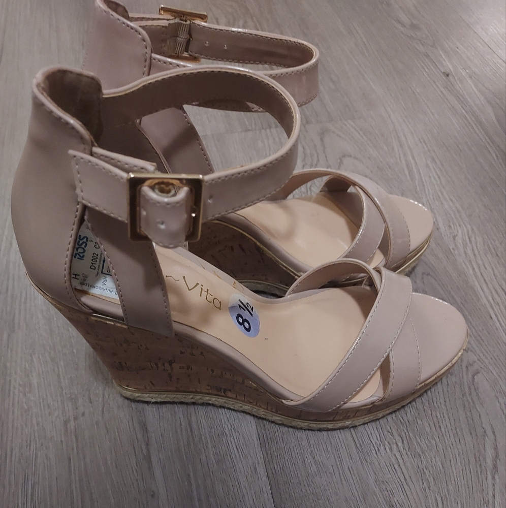 Light tan and gold 4in wedges